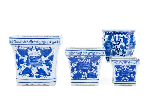 Lote de maceteros de estilo oriental en porcelana blanca y 