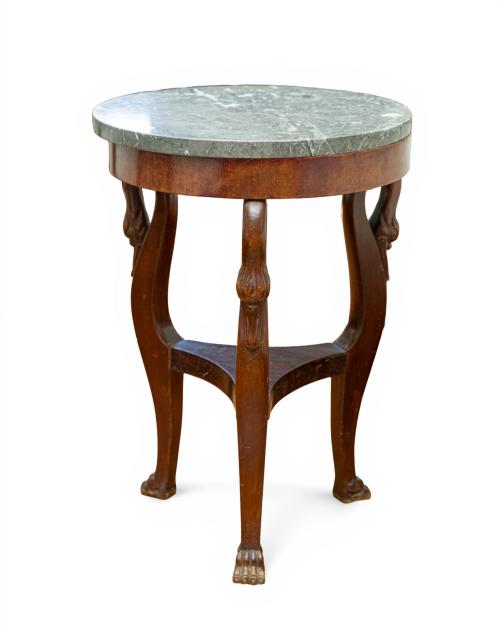 656   -  <p><span class="object_title">Velador estilo Imperio, Francia, ppios. s. XX<br/>en madera sobre pie trípode en forma de ave terminados en garra, sobre de mármol Saint Anne. </span><br></p>