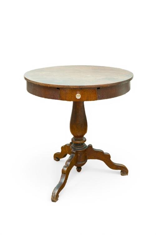 Mesa velador estilo inglés en madera sobre pie trípode y do