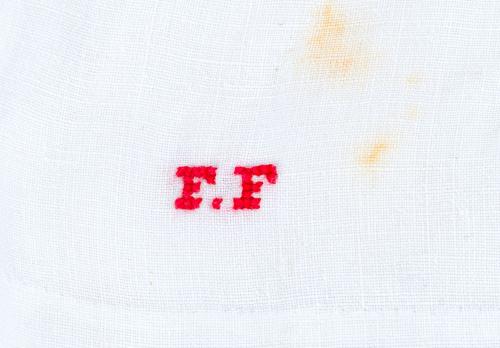 Lote de sábanas en hilo y algodón blanco formado por 3 sába