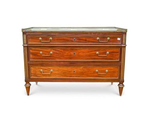 Cómoda Directorio, Francia, S. XIXEn madera y monturas en