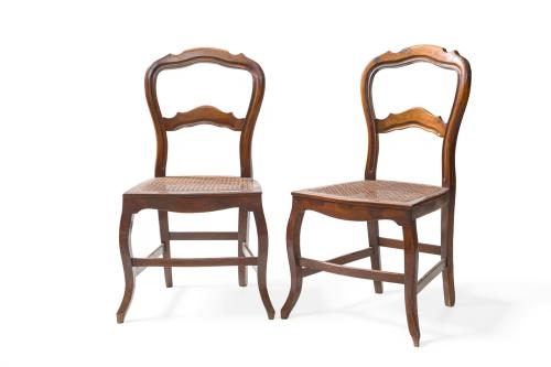 Pareja de sillas estilo inglés, En madera respaldo calado