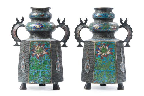 Pareja de incensarios, China, dinastía qing finales S. XIX.