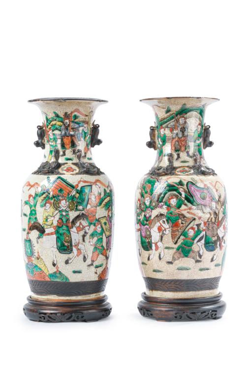 Pareja de jarrones en porcelana Satsuma, Japón, c. 1900.