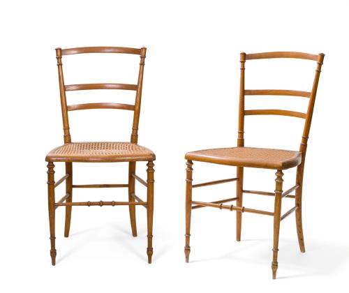 Pareja de sillas provenzales en madera de roble con asiento